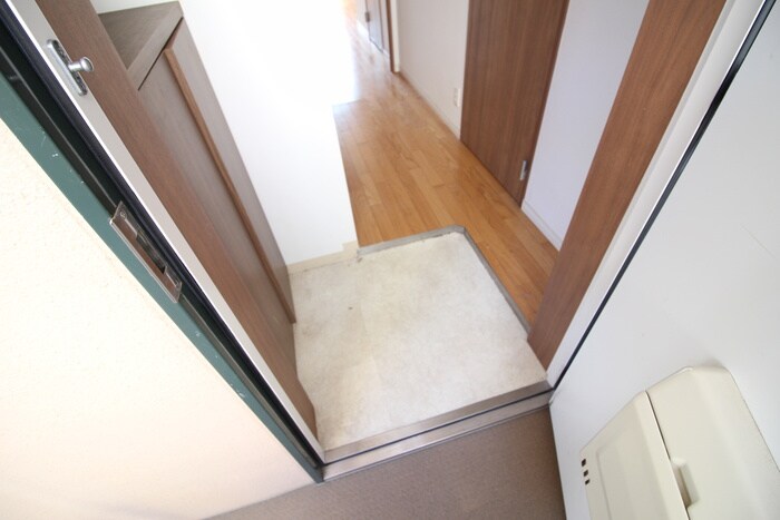 物件内観写真13　(玄関)