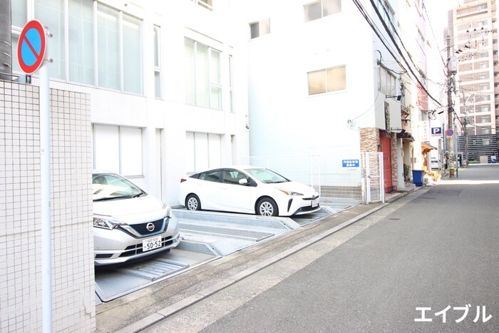 物件外観写真4　(駐車場)