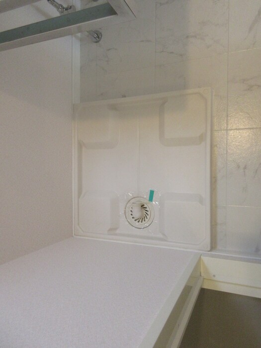 物件内観写真14　(洗濯機置場)