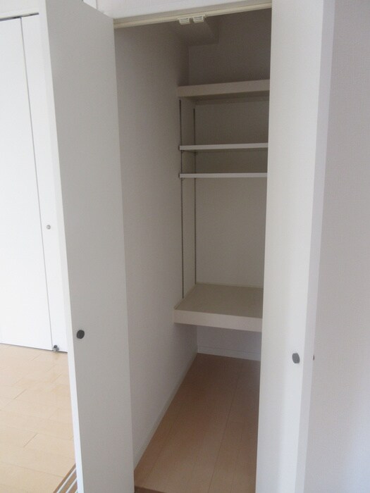 物件内観写真17　(収納)