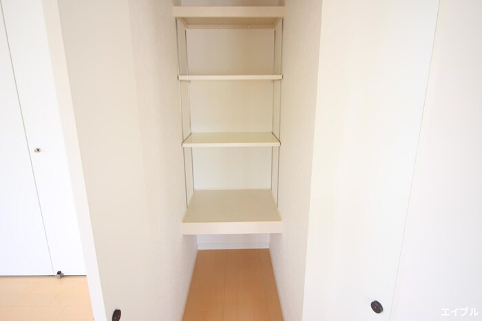 物件内観写真18　(収納)