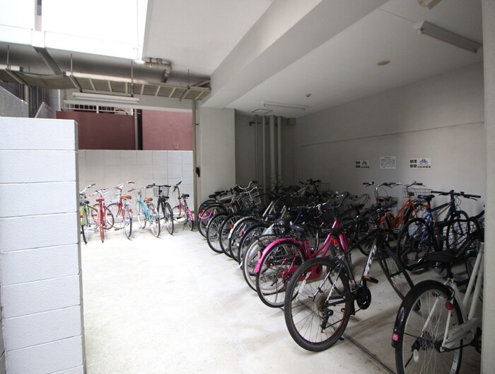 物件外観写真3　(駐輪場)