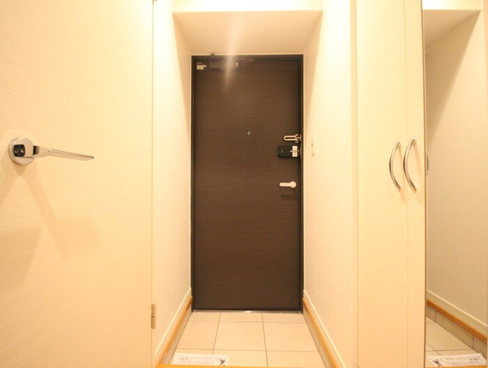 物件内観写真19　(玄関)