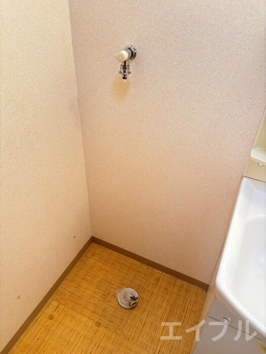 物件内観写真12　(洗濯機置場)