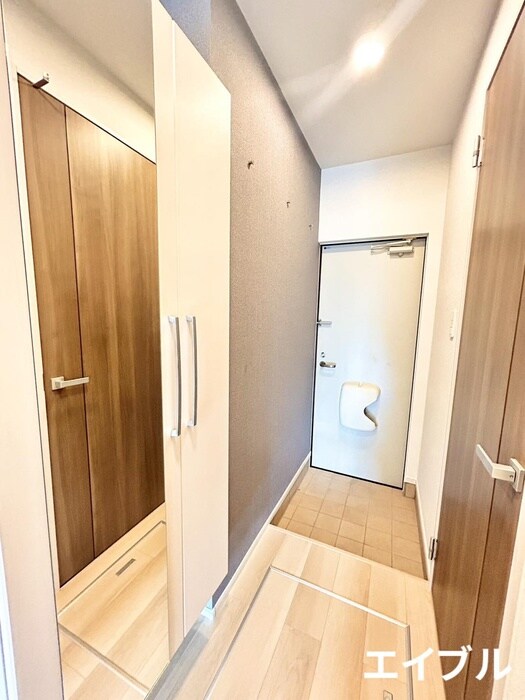 物件内観写真7　(玄関)