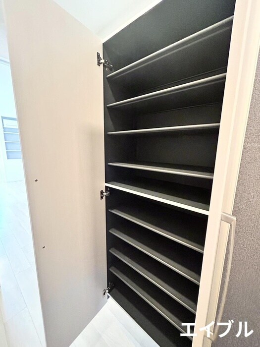 物件内観写真8　(靴箱)