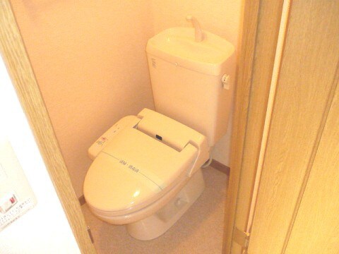 物件内観写真8　(トイレ)