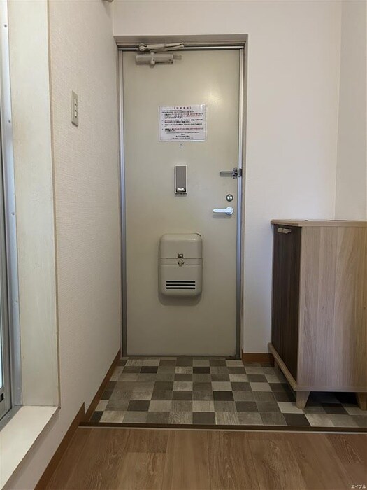 物件内観写真17　(玄関)