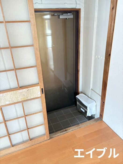 物件内観写真13　(玄関)
