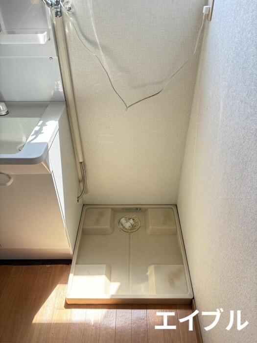 物件内観写真13　(洗濯機置場)