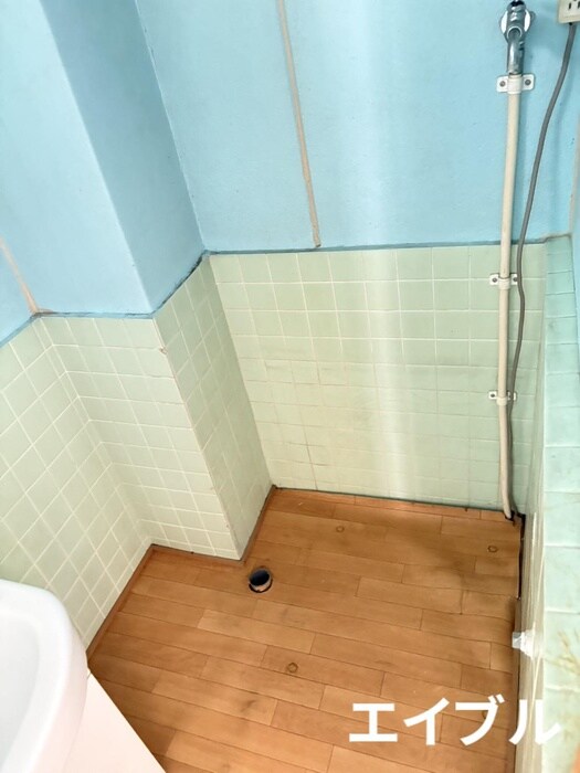 物件内観写真16　(洗濯機置場)