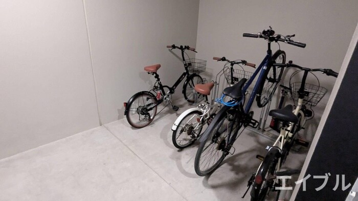 物件外観写真3　(駐輪場)