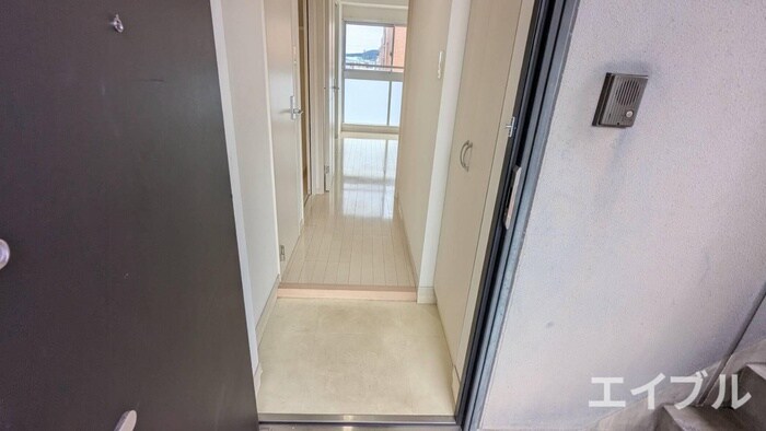 物件内観写真12　(玄関)