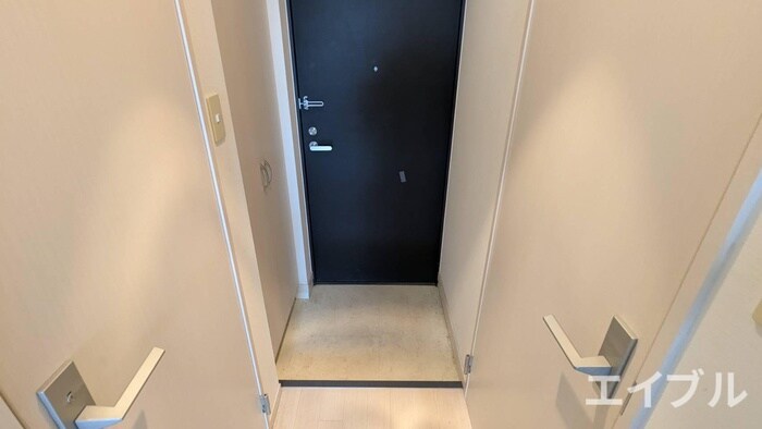 物件内観写真13　(玄関)