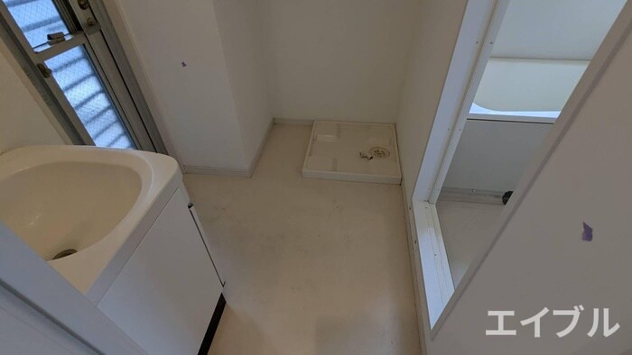 物件内観写真17　(洗濯機置場)