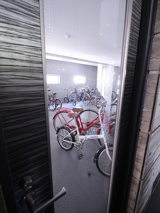 物件外観写真5　(駐輪場)