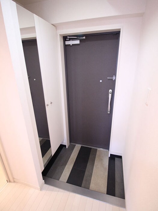 物件内観写真15　(玄関)