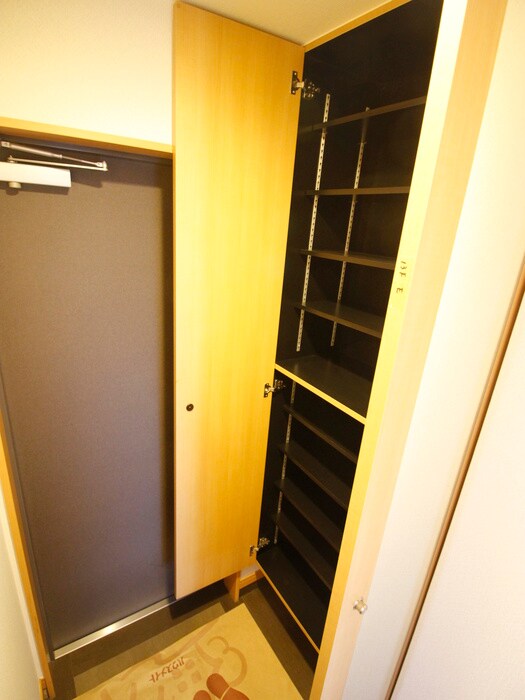 物件内観写真15　(靴箱)