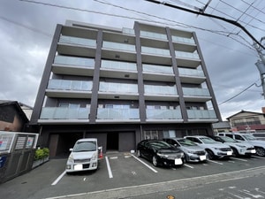 ラミアカーサ井尻外観写真
