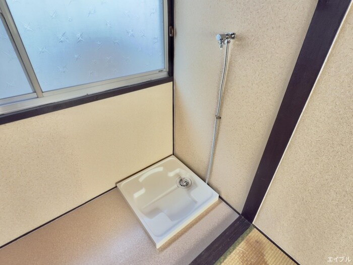 物件内観写真11　(洗濯機置場)