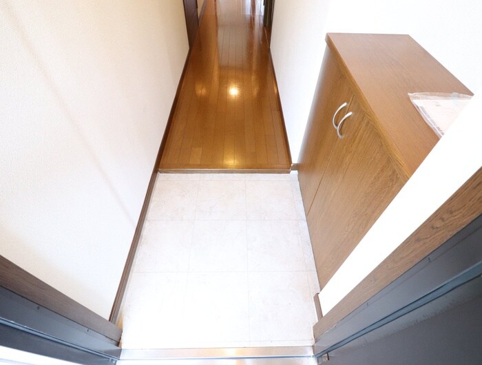 物件内観写真16　(玄関)