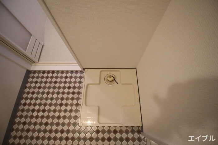 物件内観写真12　(洗濯機置場)