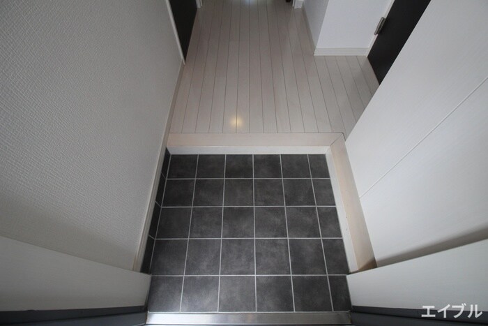 物件内観写真13　(玄関)