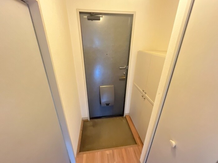 物件内観写真10　(玄関)