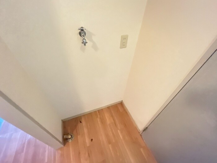 物件内観写真14　(洗濯機置場)