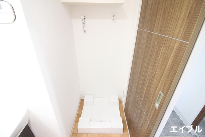 物件内観写真12　(洗濯機置場)