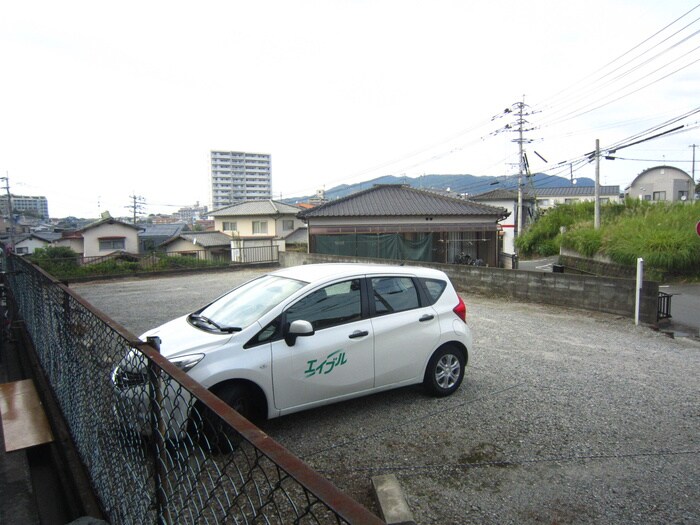 物件外観写真5　(駐車場)