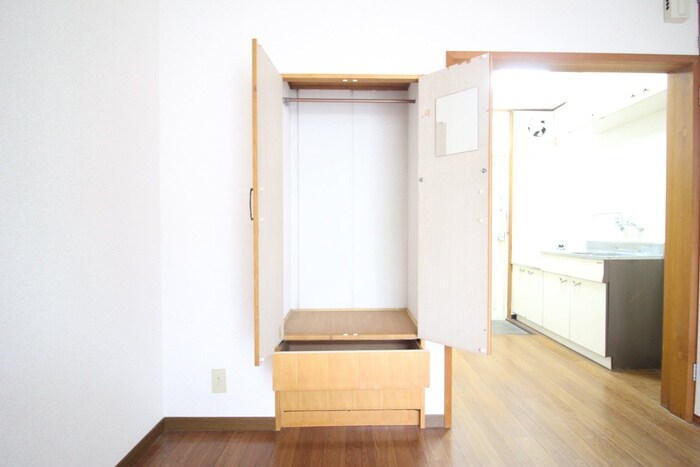 物件内観写真12　(収納)