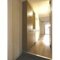 物件内観写真9　(玄関)