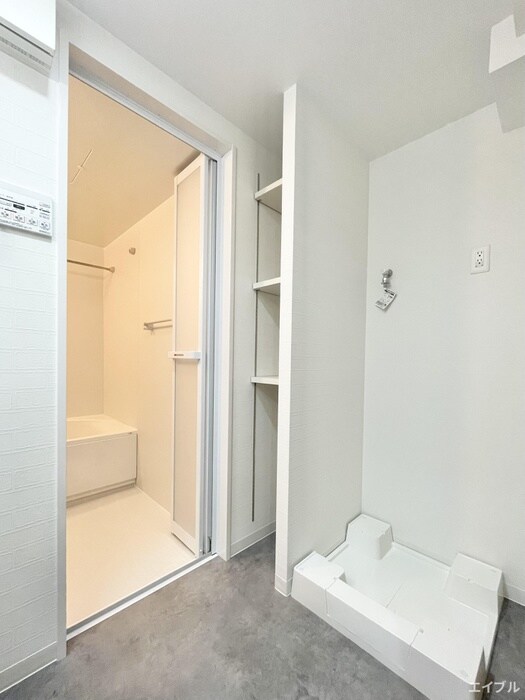 物件内観写真15　(洗濯機置場)