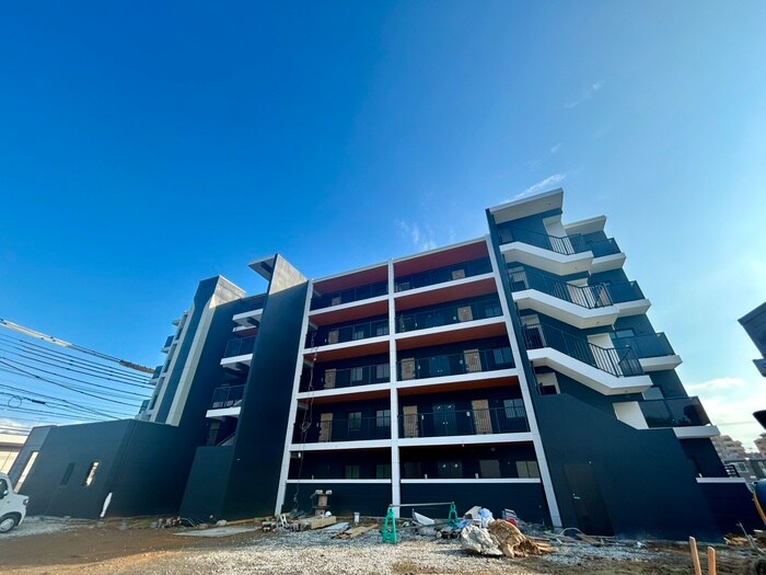 物件外観写真2　(建築中)