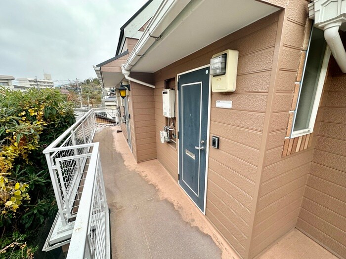 物件外観写真4　(エントランス部分)