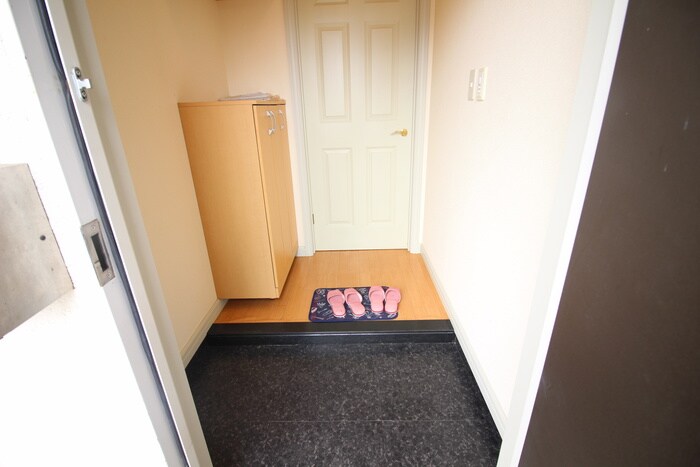 物件内観写真14　(玄関)