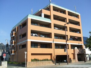 チェリーマンション地行外観写真