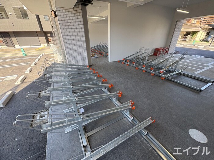 物件外観写真5　(駐輪場)