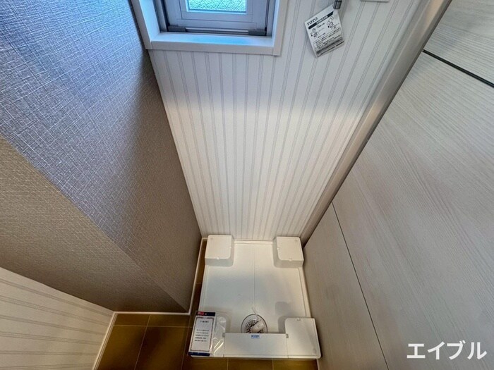 物件内観写真13　(洗濯機置場)
