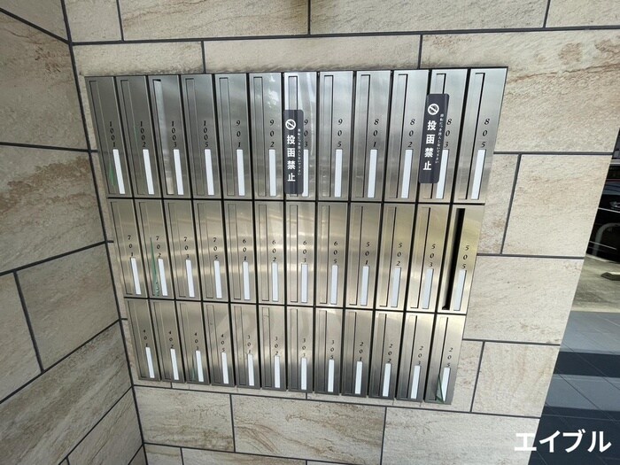 物件外観写真4　(エントランス部分)