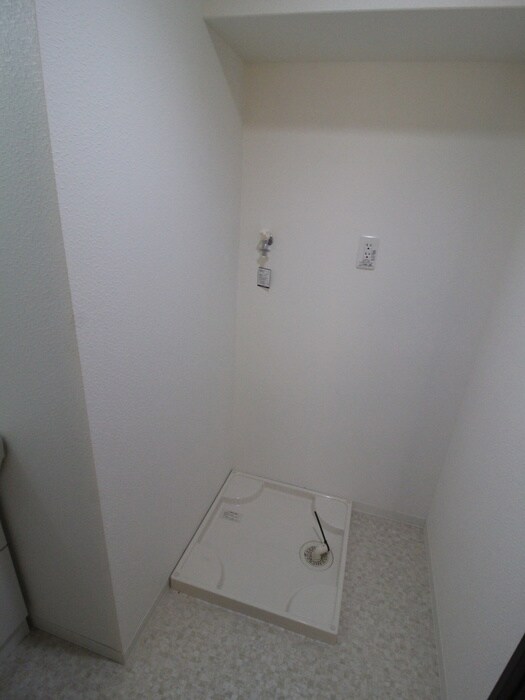 物件内観写真12　(洗濯機置場)