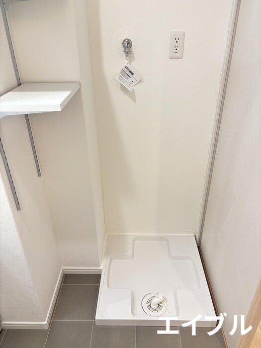 物件内観写真15　(洗濯機置場)