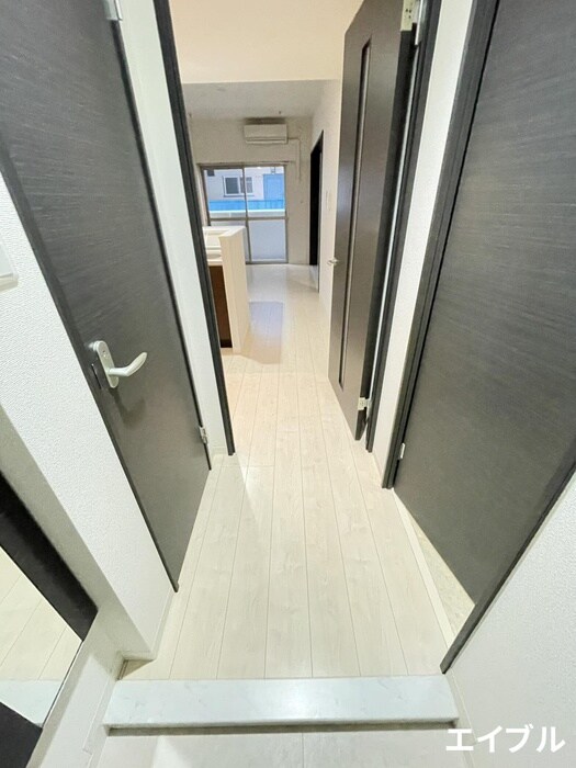 物件内観写真12　(玄関)