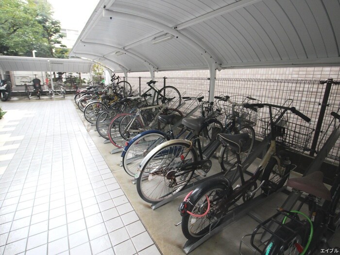 物件外観写真4　(駐輪場)