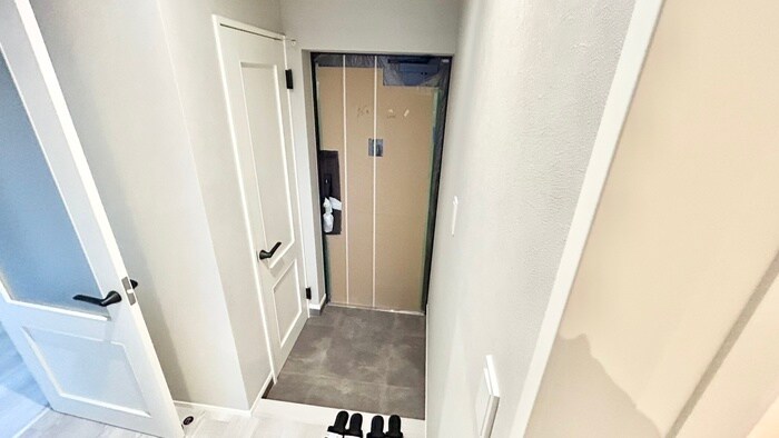 物件内観写真12　(玄関)