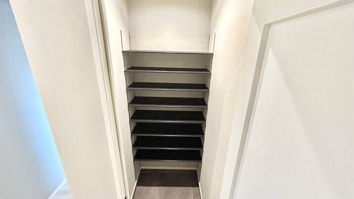 物件内観写真14　(靴箱)