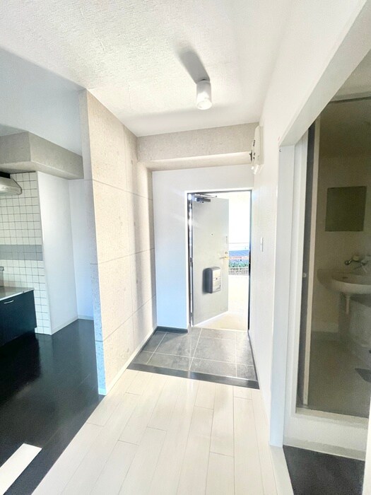 物件内観写真10　(玄関)