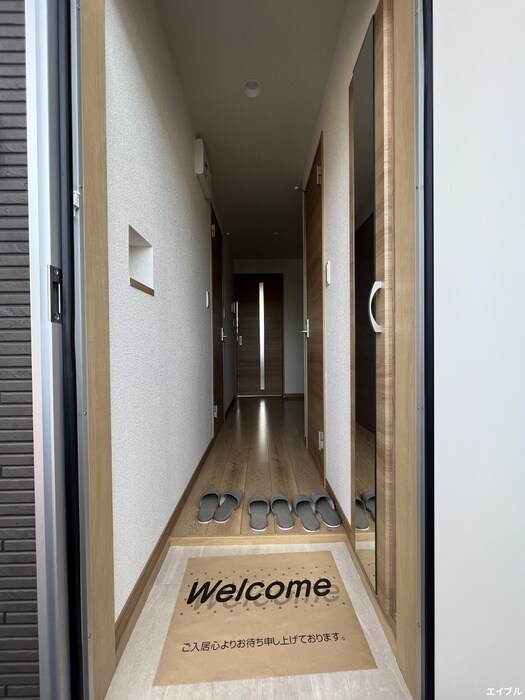 物件内観写真16　(玄関)