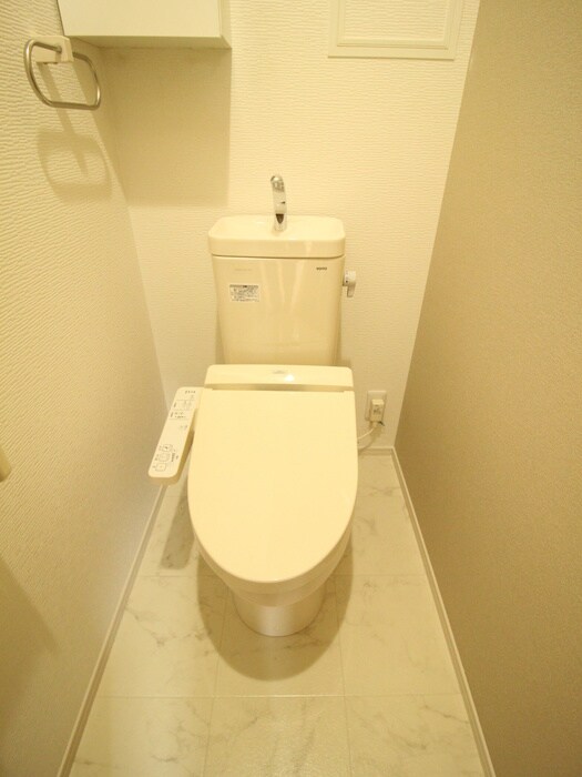 物件内観写真8　(トイレ)